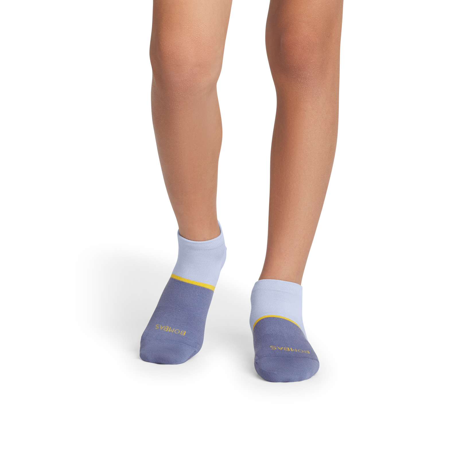 official-bombas::10091-skysailblue-youth-unisex-onmodel-2-transparent.png