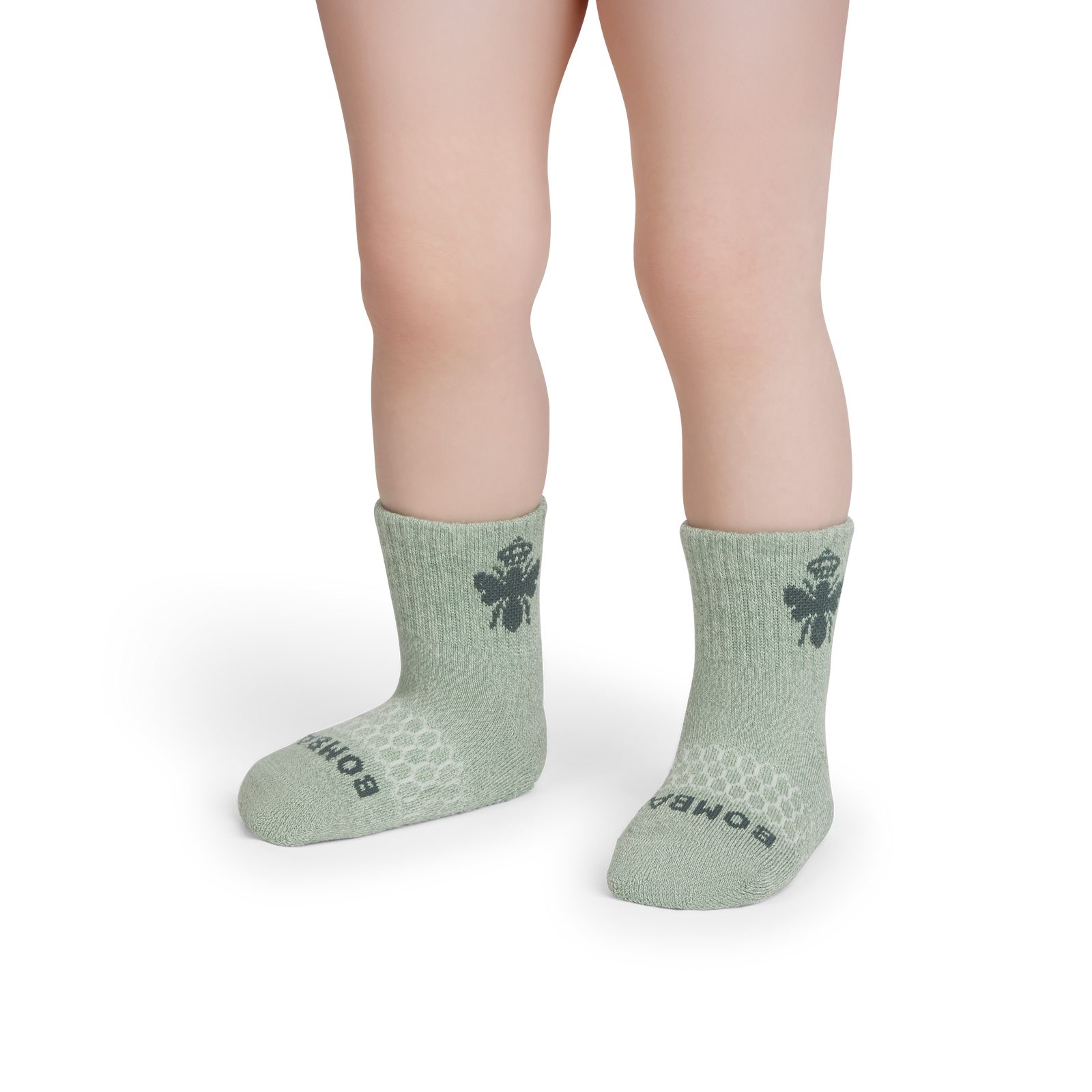 official-bombas::10122-easysage-mintfoam-toddler-unisex-onmodel-2-transparent.png