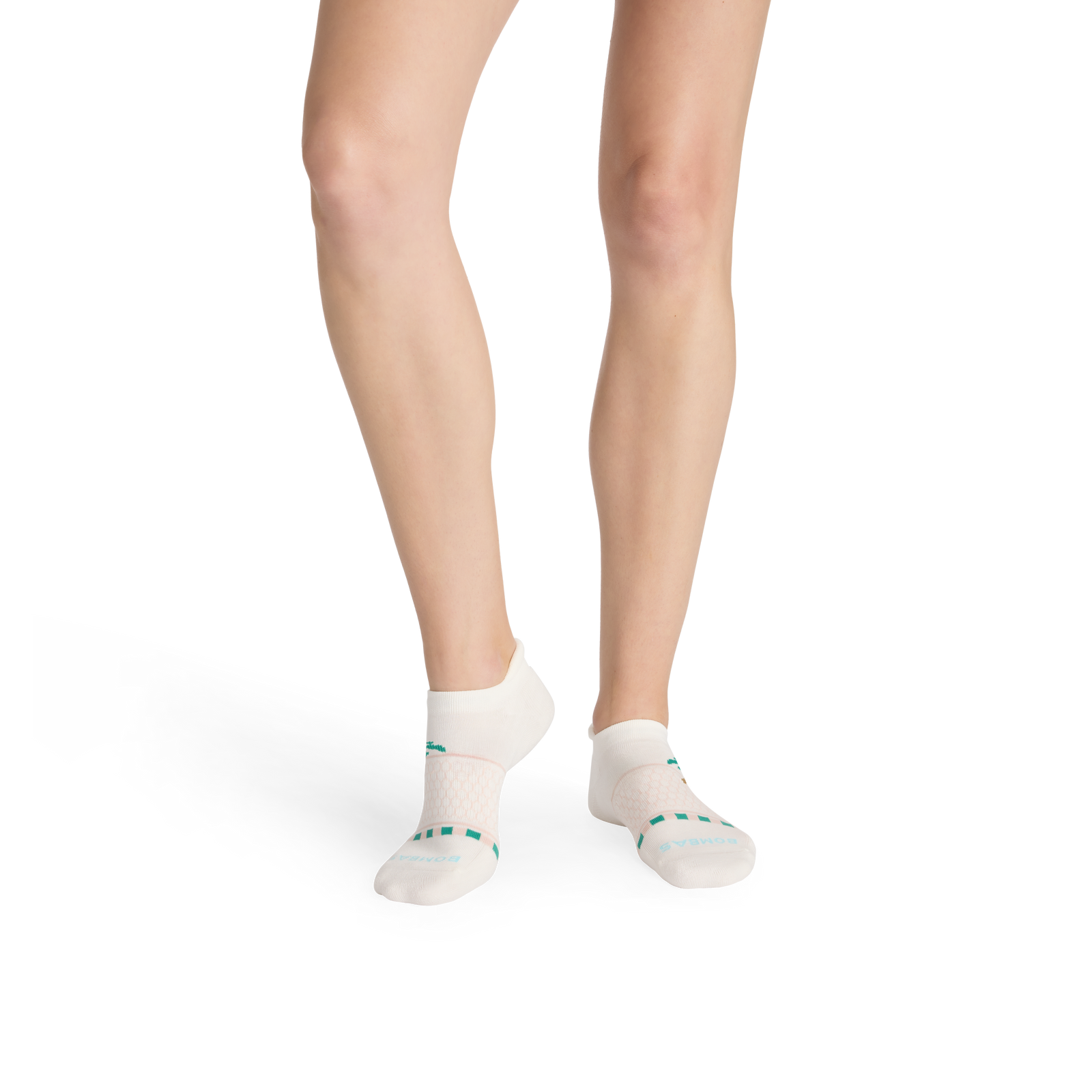 official-bombas::10388-softwhite-pinkshadow-adult-female-onmodel-2-transparent-_1_.png