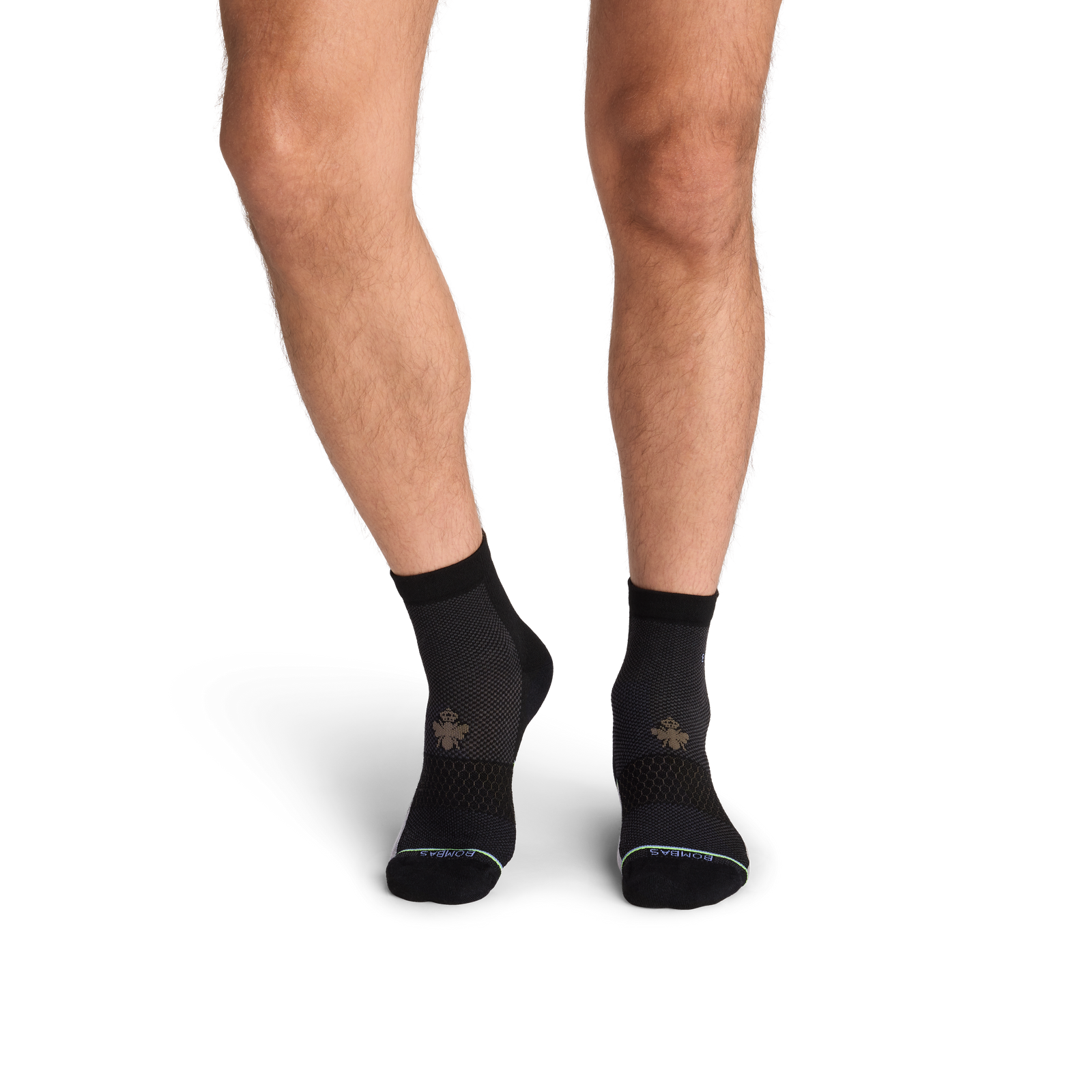 official-bombas::10441-black-adult-male-onmodel-2-transparent-_1_.png