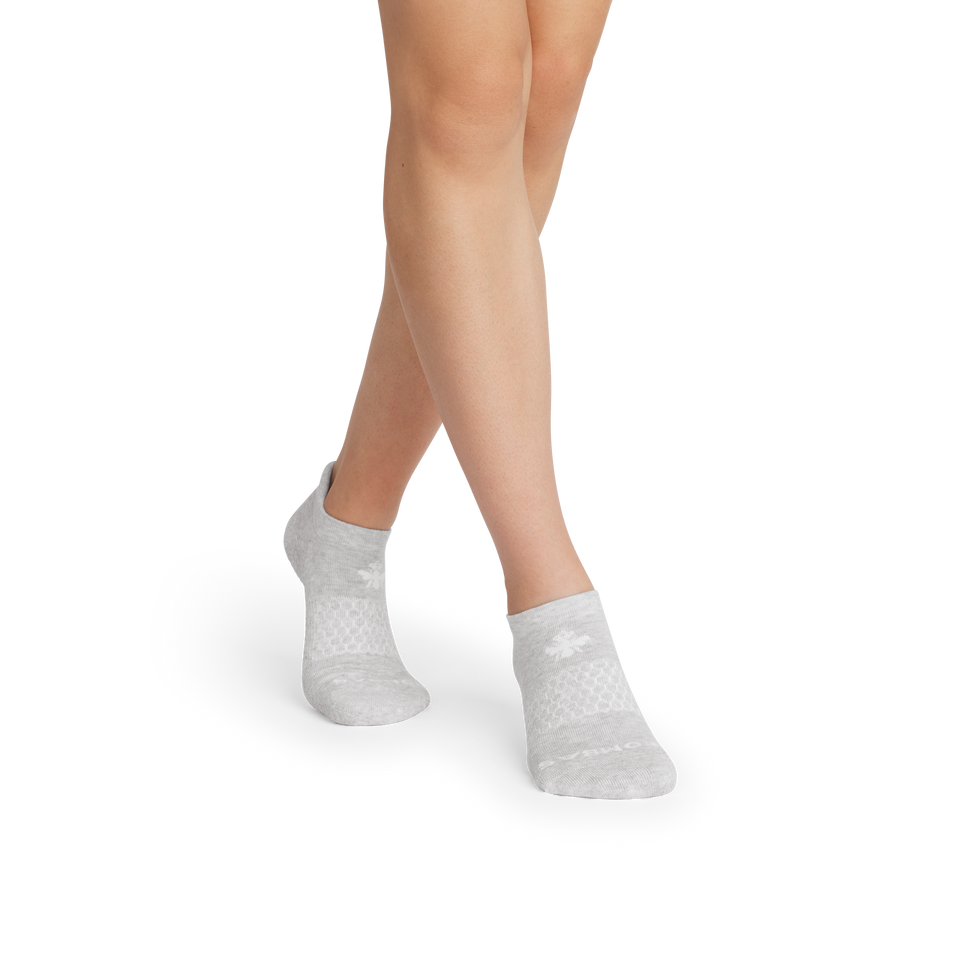 official-bombas::7135-varsitygreyhtr-adult-female-onmodel-2-transparent.png
