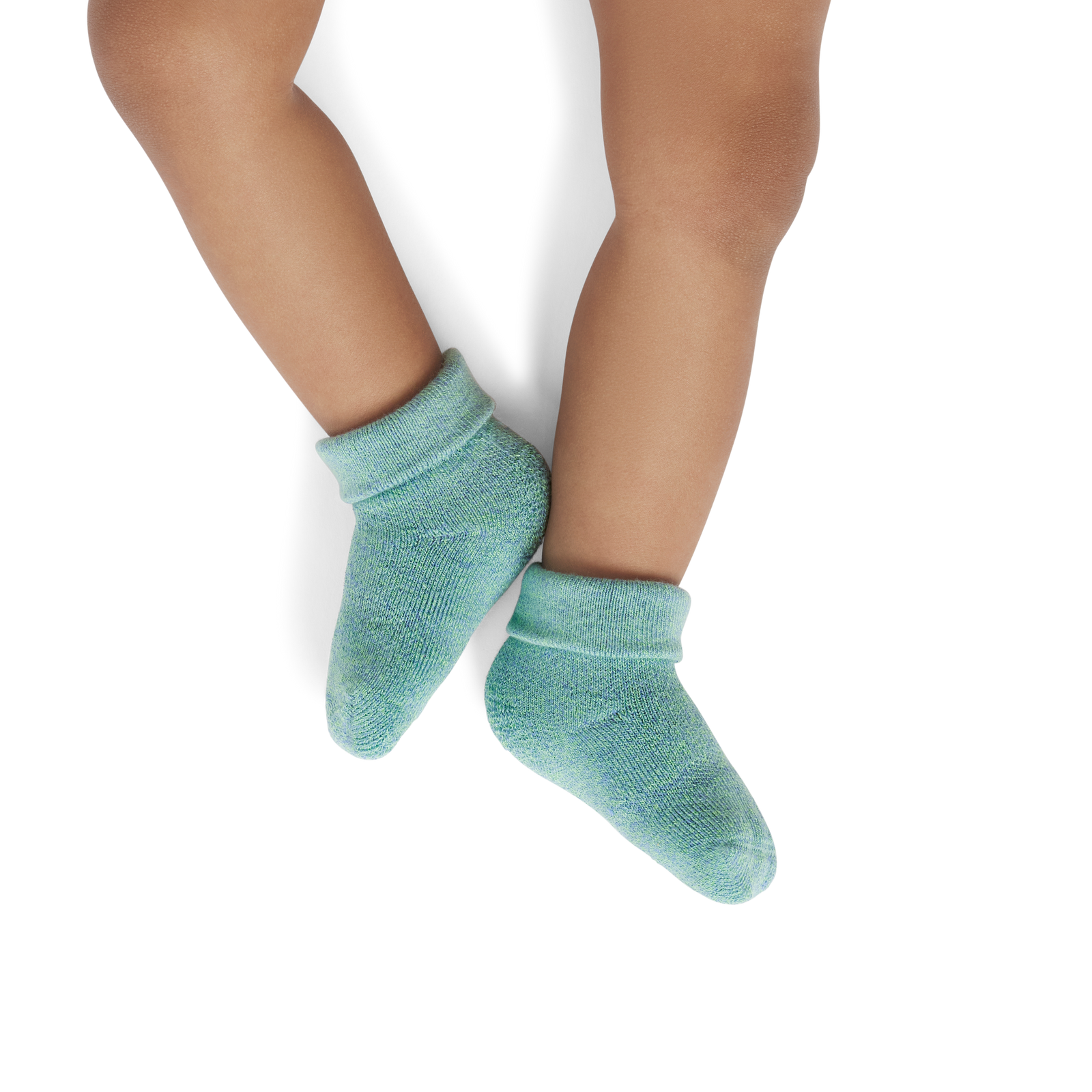 official-bombas::8867-hydrogreen-perisky-baby-0-6-unisex-onmodel-2-transparent.png
