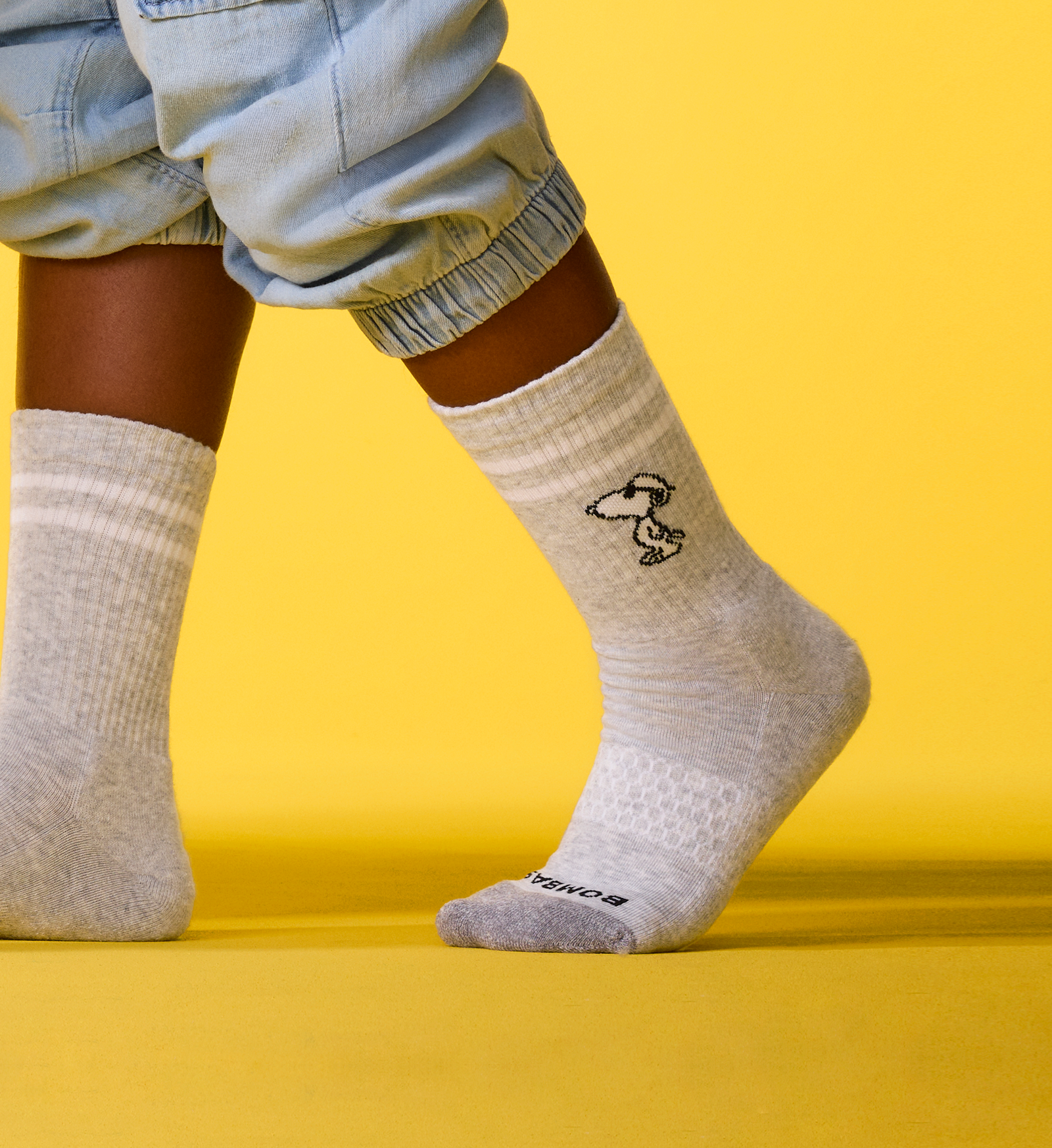 Youth Sun Bathing Snoopy - Light Grey Heather [9636][LIFESTYLE]