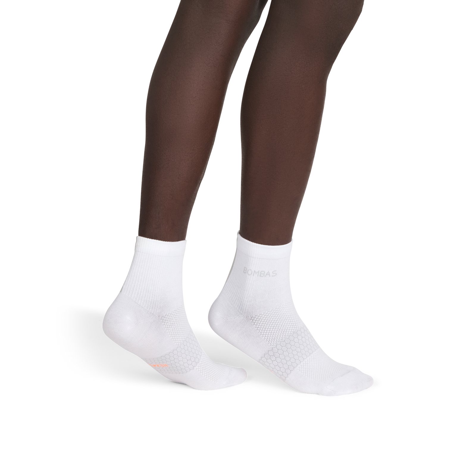 official-bombas::9706-white-adult-male-onmodel-2-transparent.png