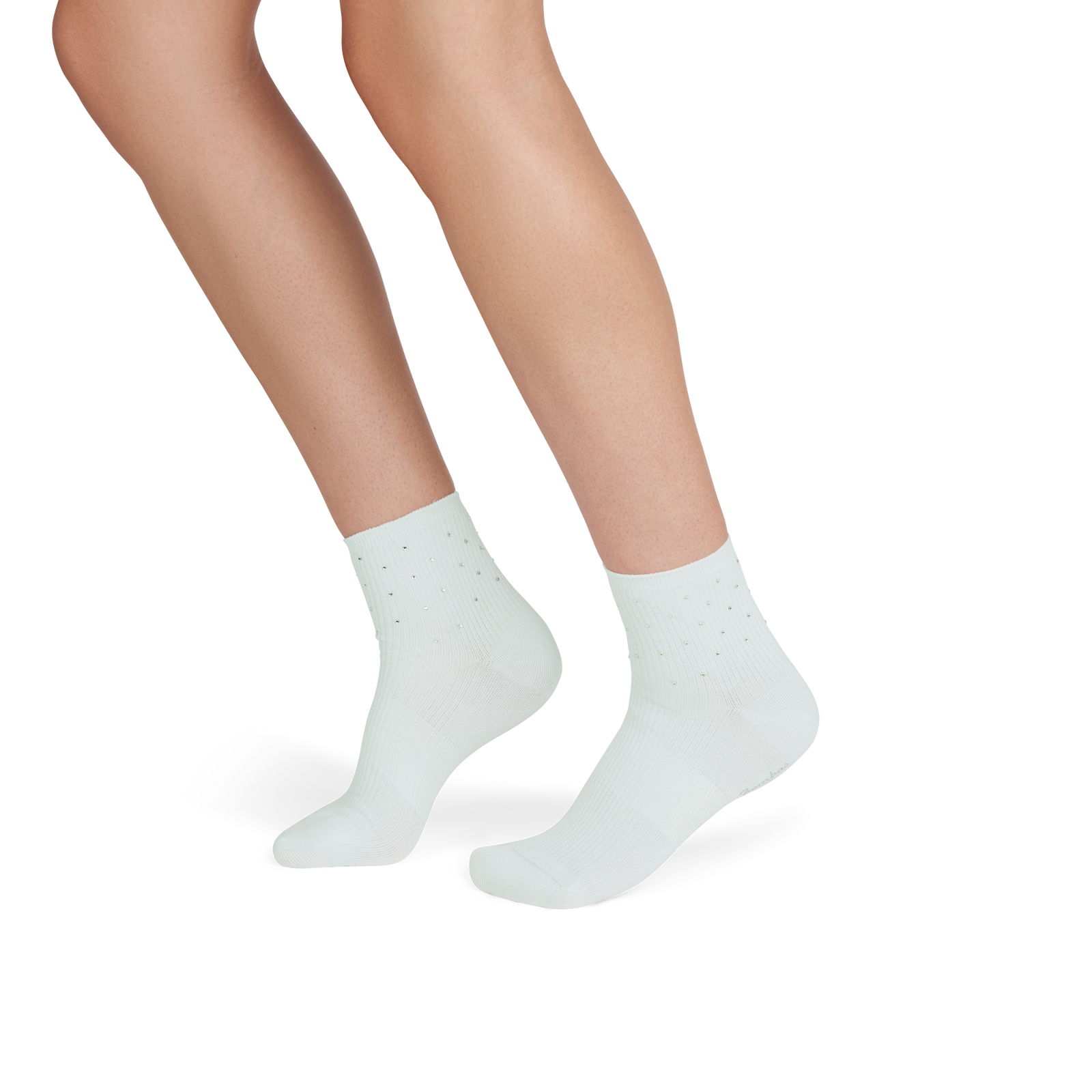 official-bombas::9724-white-adult-female-onmodel-2-transparent.png