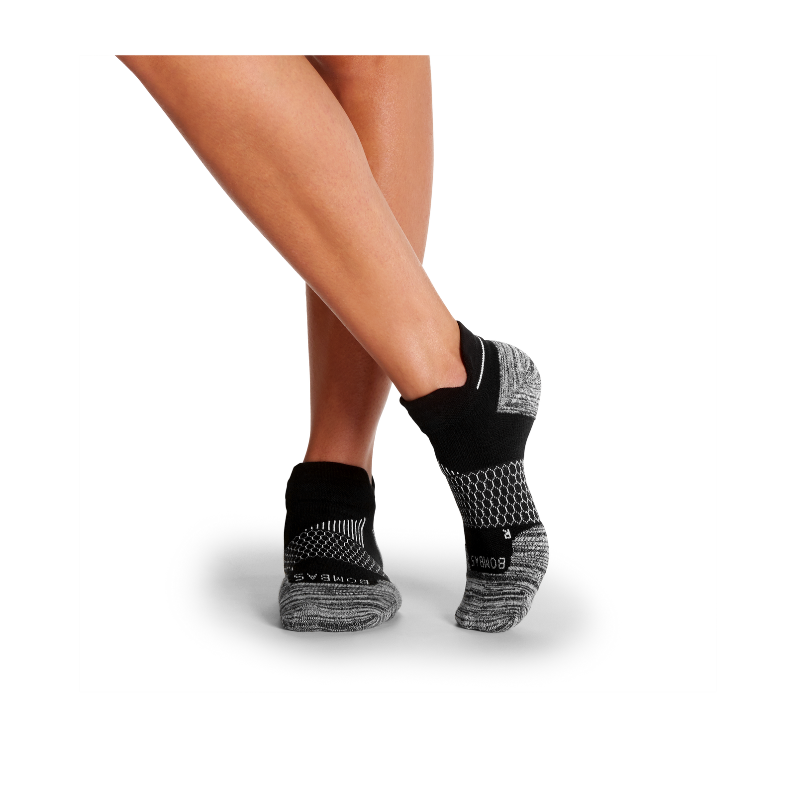 official-bombas::black-onmodel-1-transparent_ddb1fa38-b2e7-4bb6-b646-0246f7396e55.png
