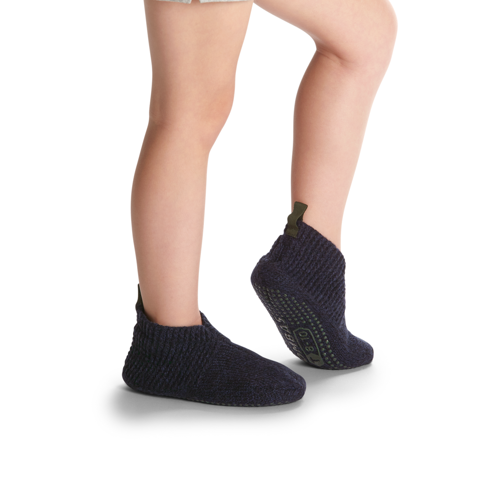 official-bombas::navy-onmodel-2-transparent_e2f5d58a-961e-4a32-868f-92a7a4e47d84.png